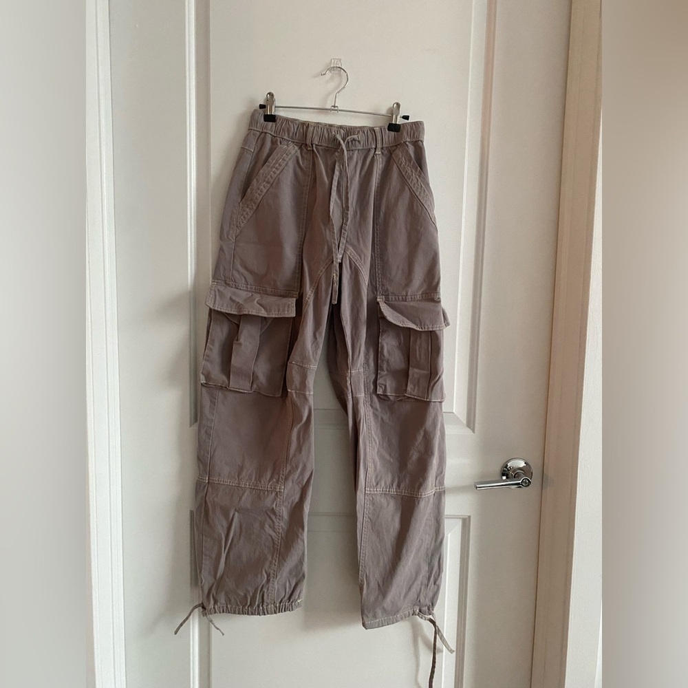 Zara Women’s Taupe Cargo Pants